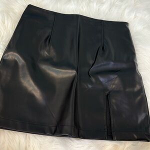 NWOT ANDREE skirt Medium leather with slit